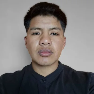 Retrato de Leonel Otavalo, Software Engineer y co-founder de Grand Pawn